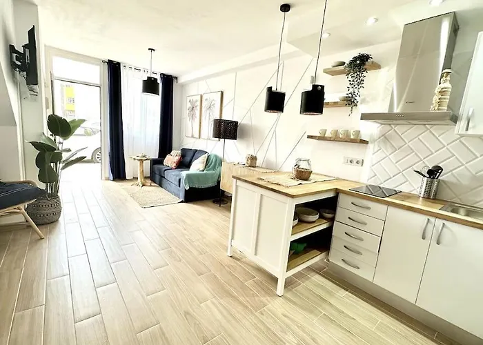 El Cocotero By The Sea, Desk,300mb Fiber And Terrace Apartment *