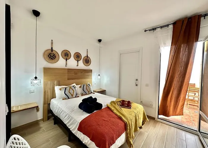 Lägenhet El Cocotero By The Sea, Desk,300mb Fiber And Terrace