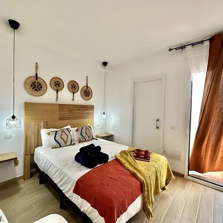 Apartment El Cocotero By The Sea, Desk,300mb Fiber And Terrace