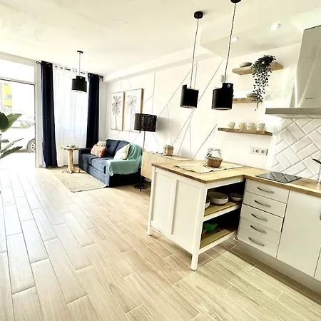 El Cocotero By The Sea, Desk,300mb Fiber And Terrace Apartment *